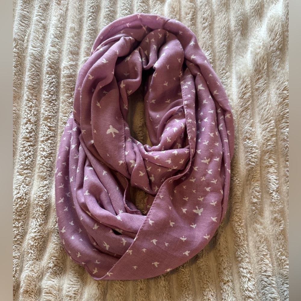 NWOT Elegant Pink Scarf with White Bird Pattern